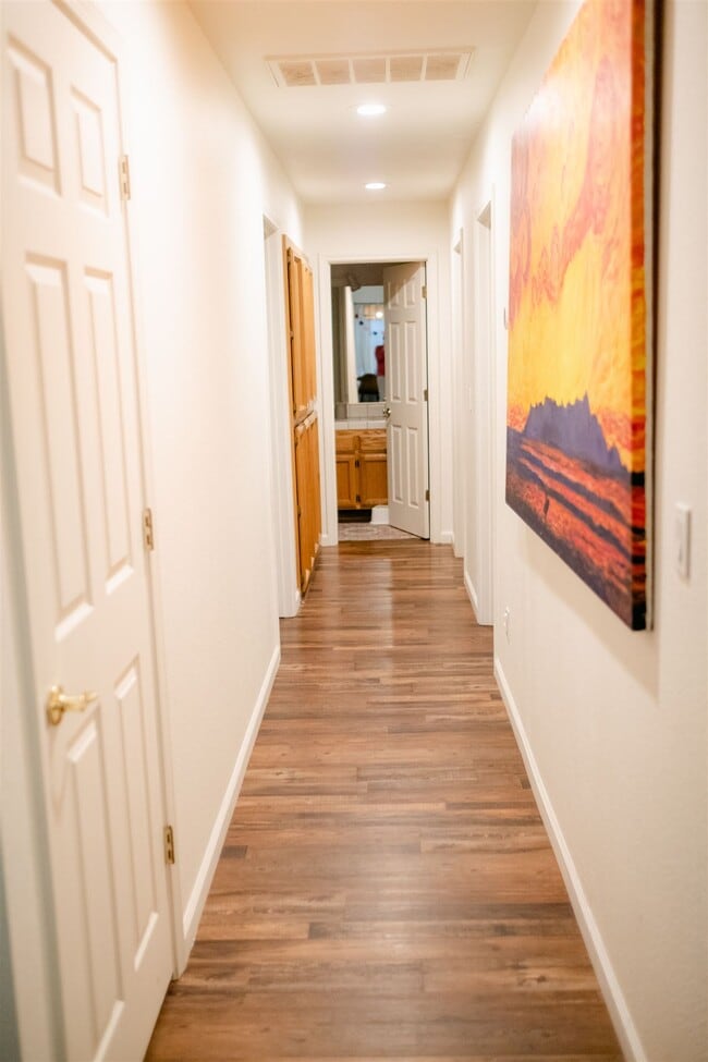 Building Photo - 2120 Boyden Dr