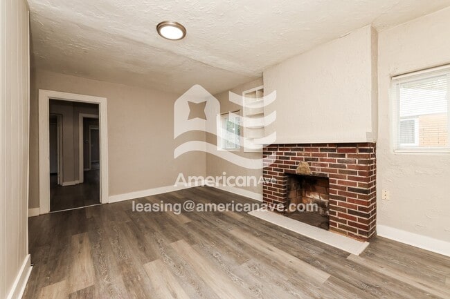 Building Photo - 921 Dennison Ave