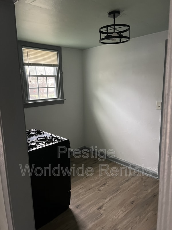 Building Photo - 489 Mellon St