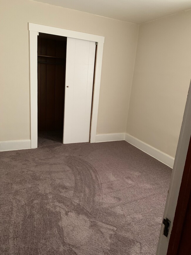 Fresh paint and new carpet in all bedrooms - 1500 Harding ave