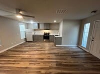 Building Photo - Updated Downtown Sonora Apartment