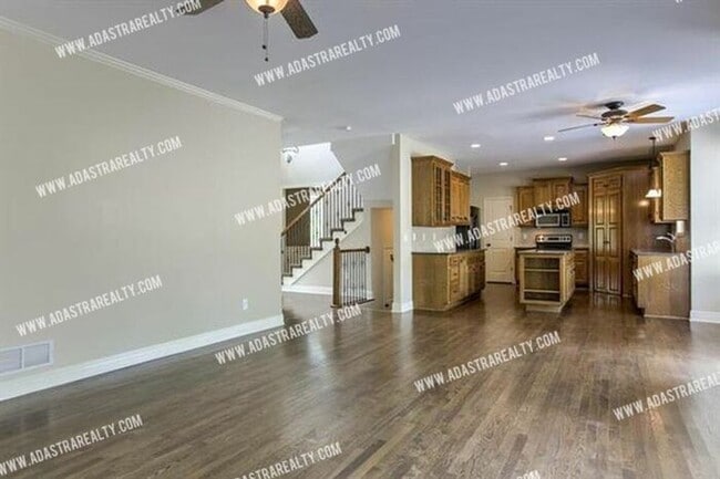 Building Photo - Gorgeous Home in Northwest Olathe-Availabl...