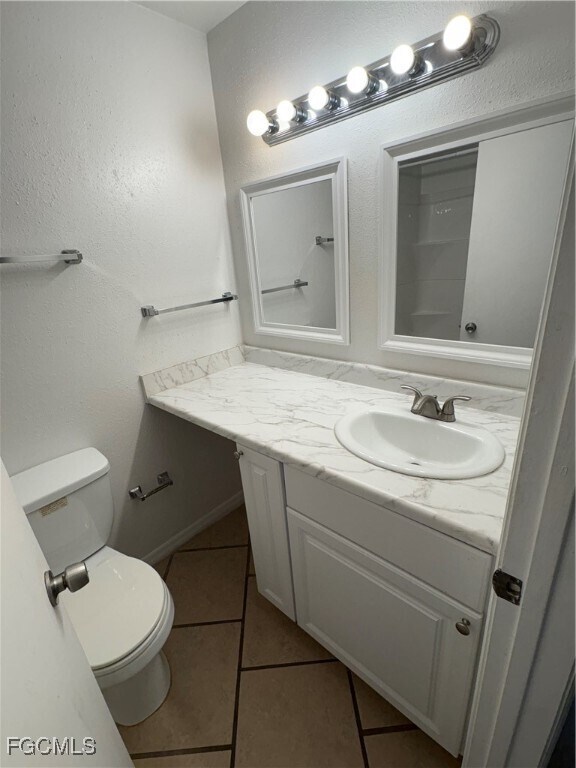 Building Photo - 2855 Winkler Ave