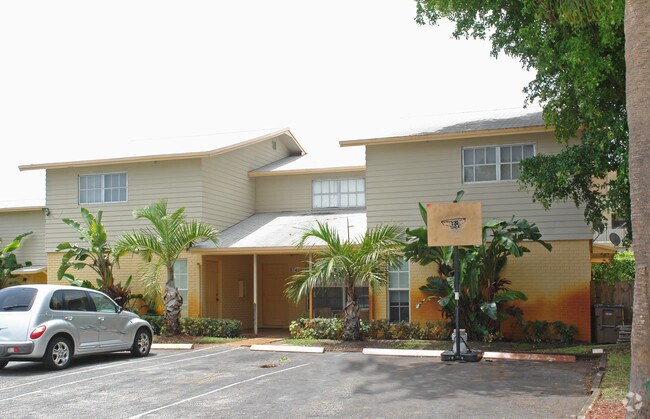 Deerfield Place Apartments &amp; Townhomes Deerfield Beach
