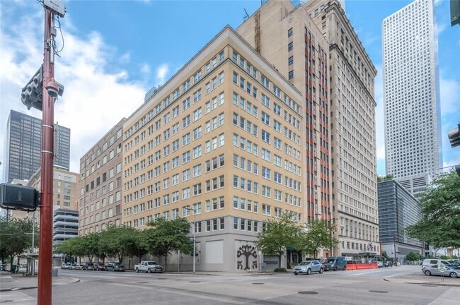 Building Photo - 1120 Texas St
