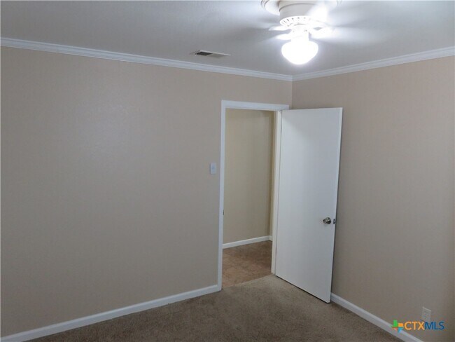 Building Photo - 1339 Mockingbird Ln