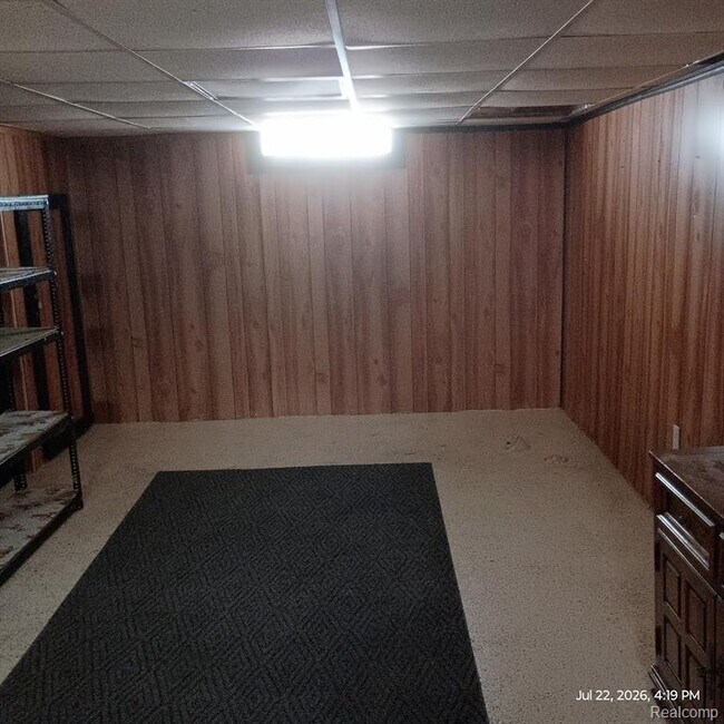 Building Photo - 25880 Groveland St