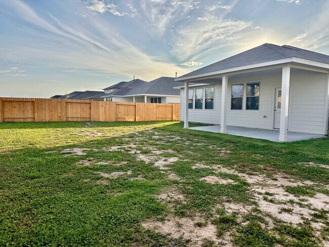 Plenty of room to run here! - 507 Turtle Dove Dr