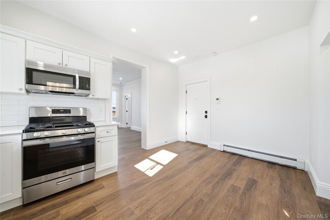 Building Photo - 13 W Hoffman Ave