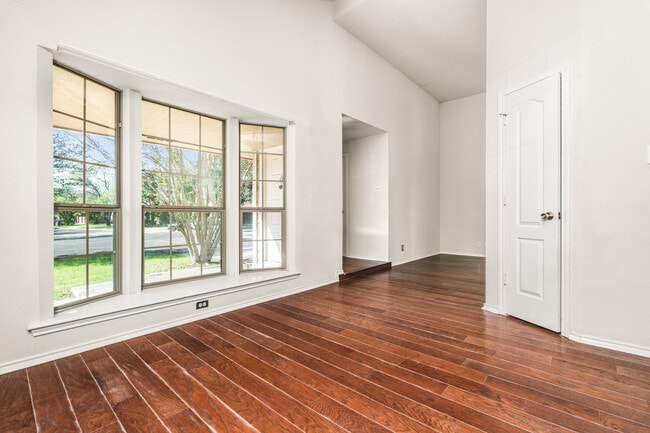 Building Photo - 5314 Lake Golden Dr
