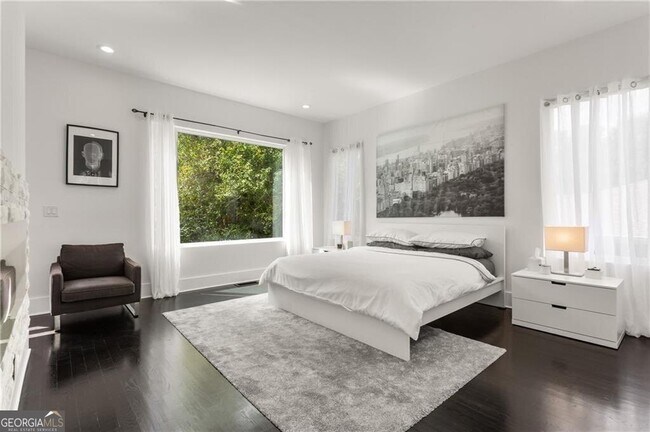 Building Photo - 1756 N Akin Dr NE