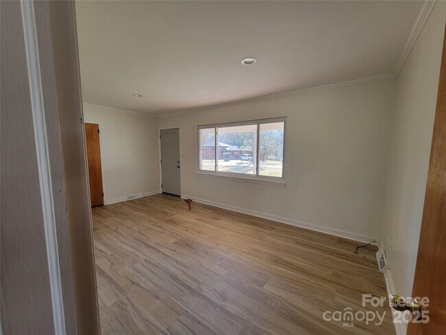 Building Photo - 6539 Louglen Cir