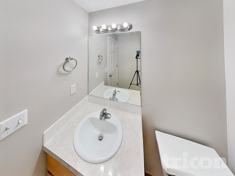 Building Photo - 6509 NE 139th Ct