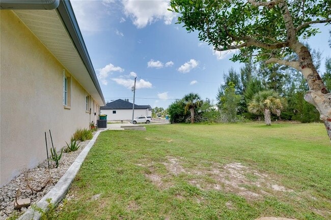 Building Photo - 15140 Lyneburg Ave