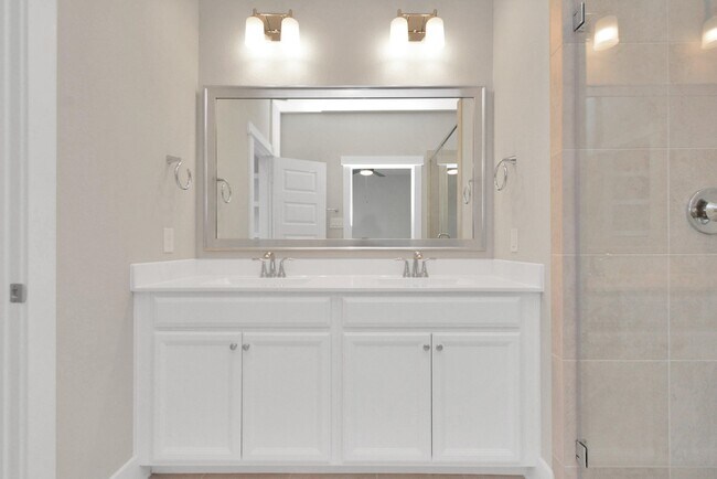 Building Photo - 739 Strawberry Pines Ct