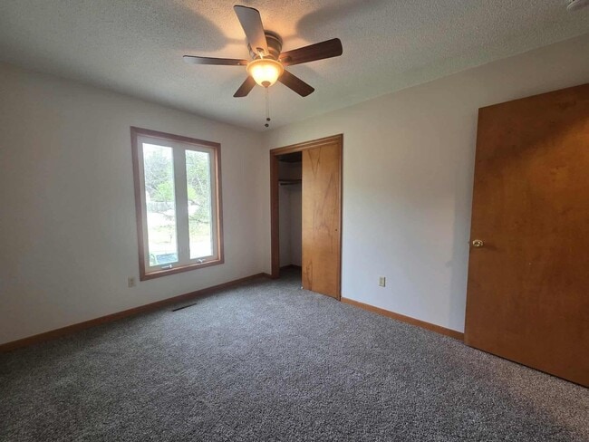 Building Photo - Spacious Home for Rent!