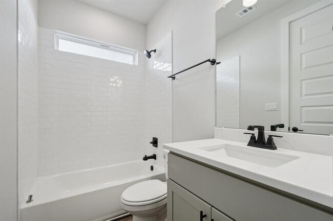 Building Photo - 292 Big Banyan Dr