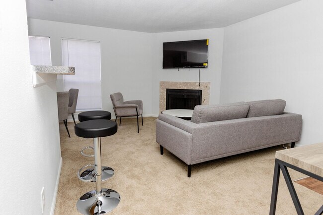 Building Photo - 1205 Ashleigh Dr