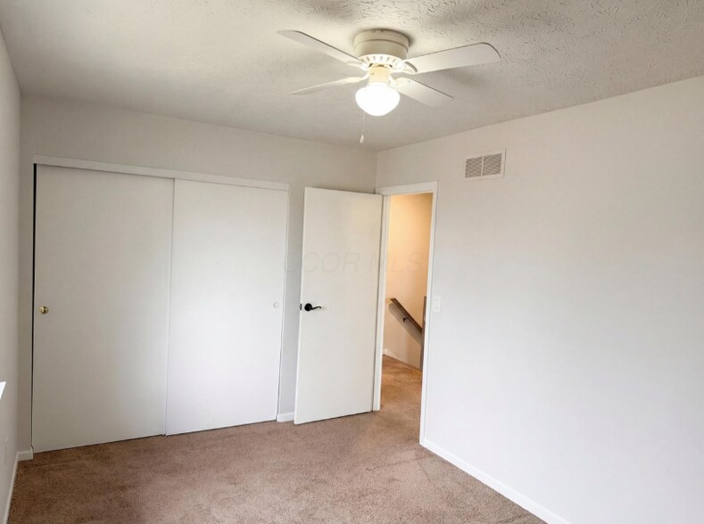 Building Photo - 6288 Fence Row Ln