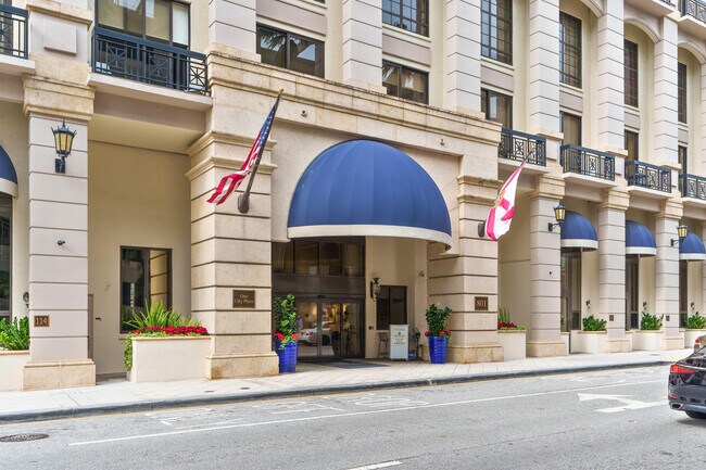 Building Photo - 801 S Olive Ave