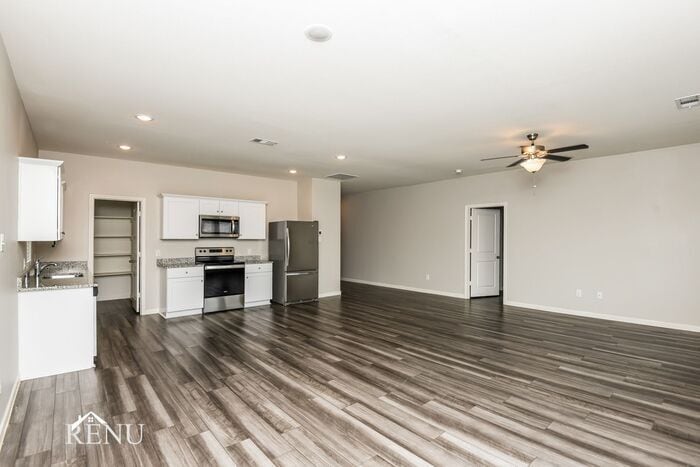 Building Photo - 1309 Escondido Dr
