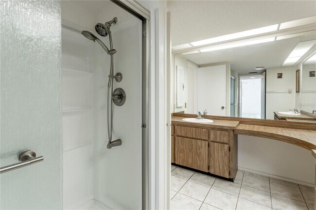 Building Photo - 3840 Staysail Ln