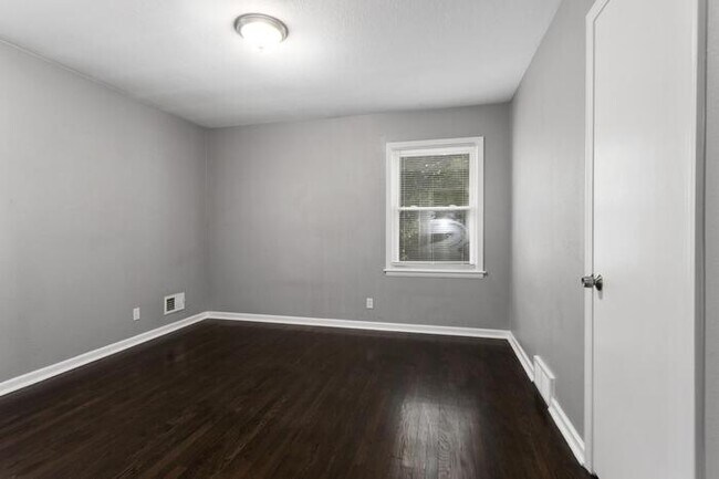 Building Photo - Ready for Move-in Home at Raytown! Nestled on dead end street off Raytown Road for rent 3 bedroom...