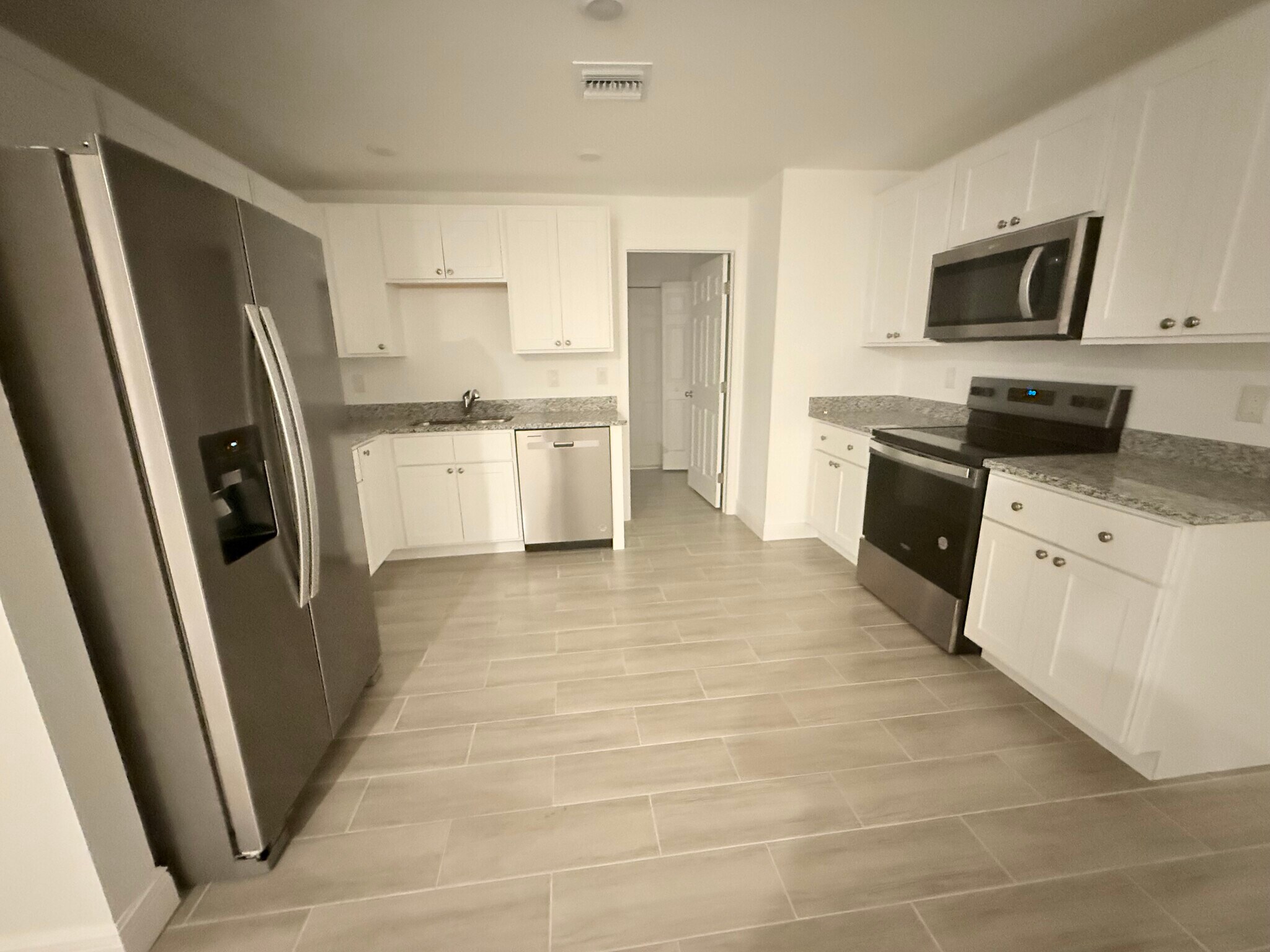 Building Photo - 2156 Edison Ave