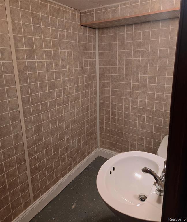 Building Photo - 24309 Norfolk St