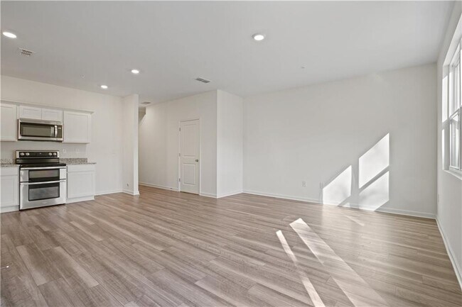 Building Photo - 541 Magnolia Cir