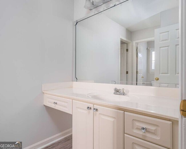 Building Photo - 9445 Stoney Ridge Ln