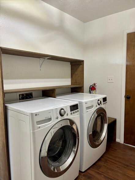 Building Photo - 763 S Sunset Dr