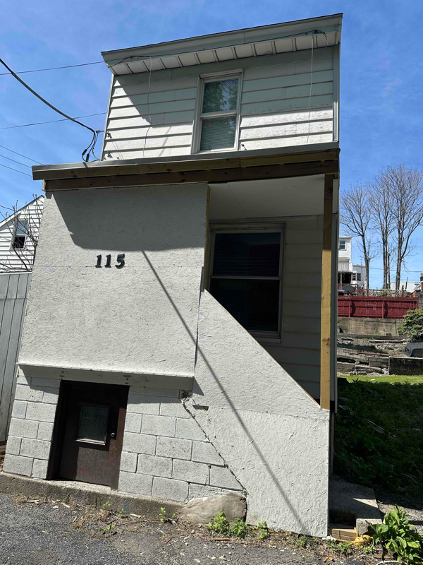 Building Photo - 115 W Rock St