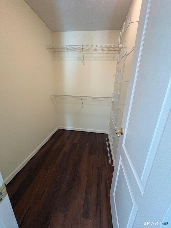 Building Photo - 10 South St