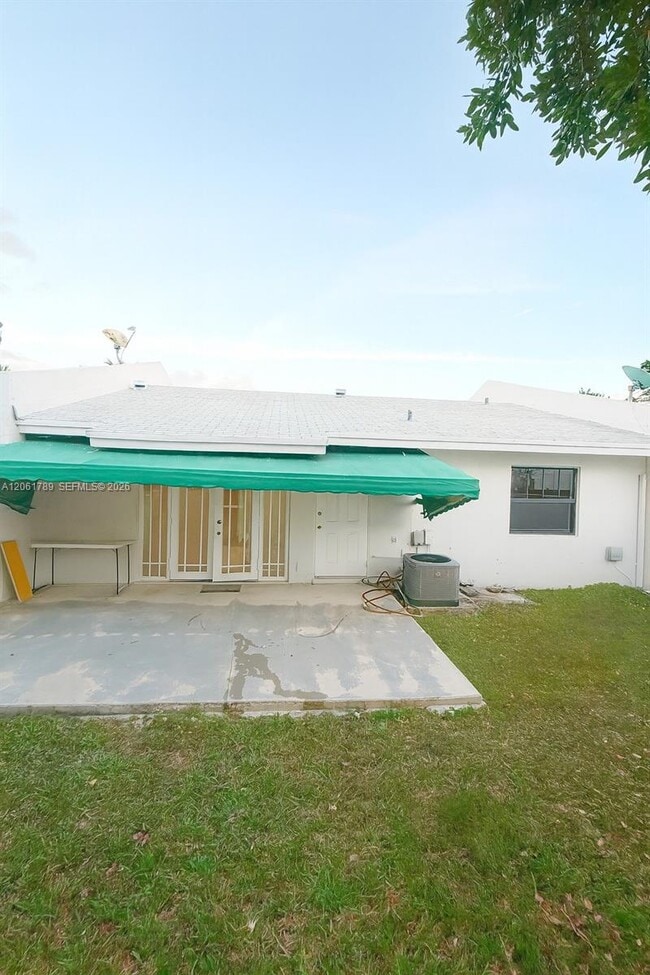 Building Photo - 10385 SW 209th Ln