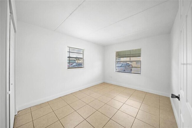 Building Photo - 702 Michigan Ct
