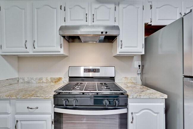 Building Photo - FOR RENT – Beautifully Updated 4 Bed / 3 Bath Home in Prime Santa Clara Location (NVIDIA)