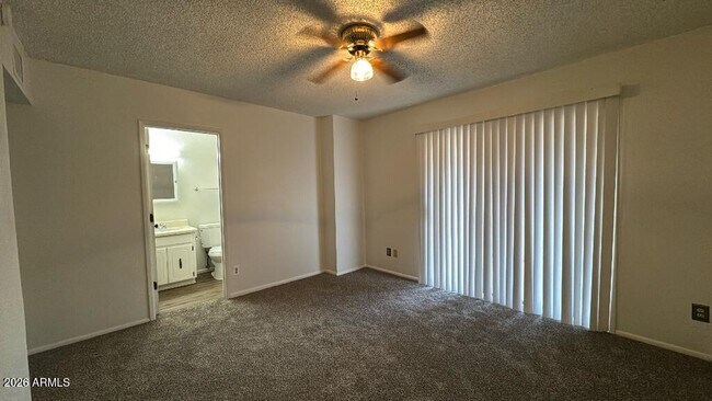 Building Photo - 4250 Plaza Oro Loma