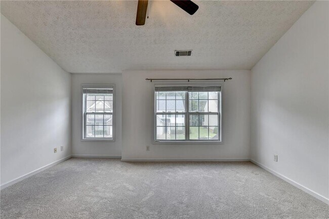 Building Photo - 3067 Kentmere Dr