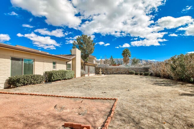 Building Photo - Beautiful 1-story southwestern-style home in west El Paso