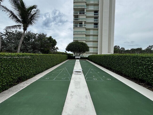 Building Photo - 9900 S Ocean Dr