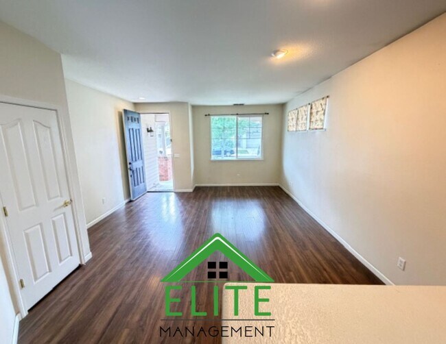 Building Photo - **Spacious 4-Bedroom Single-Story Home in Desirable Elk Grove Neighborhood**