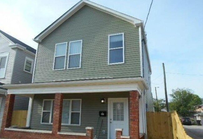 Primary Photo - 320 M St