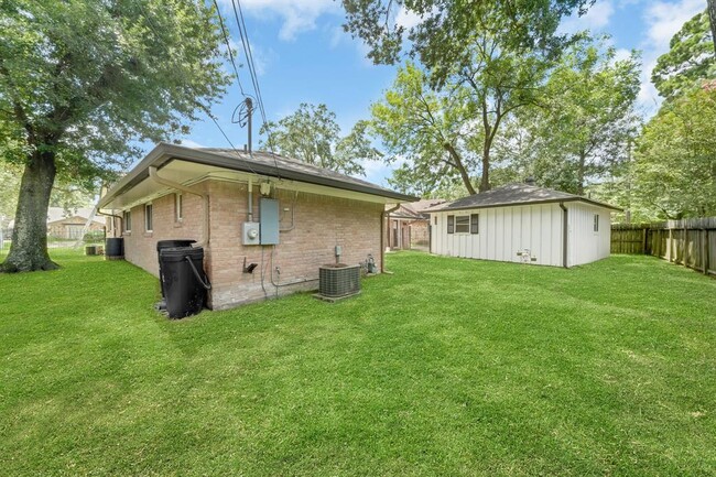 Building Photo - 10166 Hanka Dr