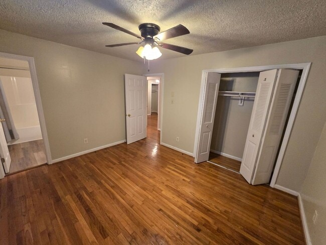 Building Photo - 3 BR House in S. Chesterfield - Available Now!