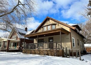 Building Photo - 3 Bed, 1 Full Bath Upper Unit