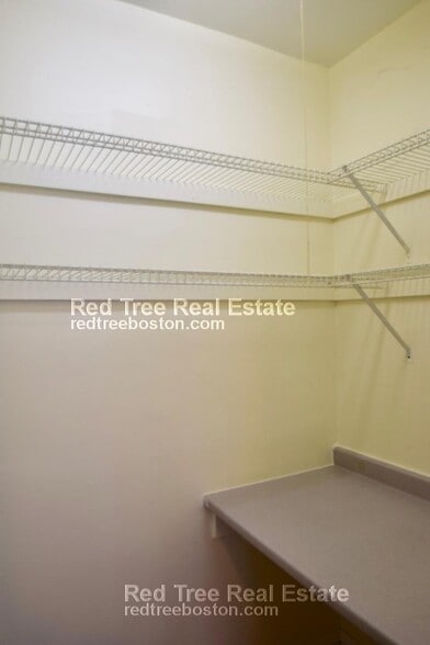 Building Photo - 5 Barrows St