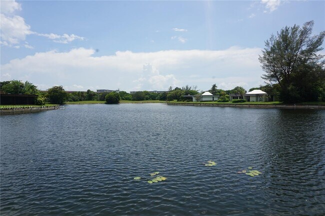 Building Photo - 4511 King Palm Dr