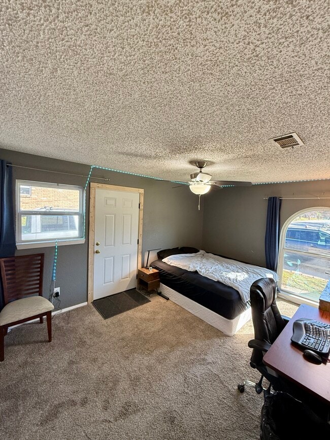 Building Photo - 1321 Wade Dr