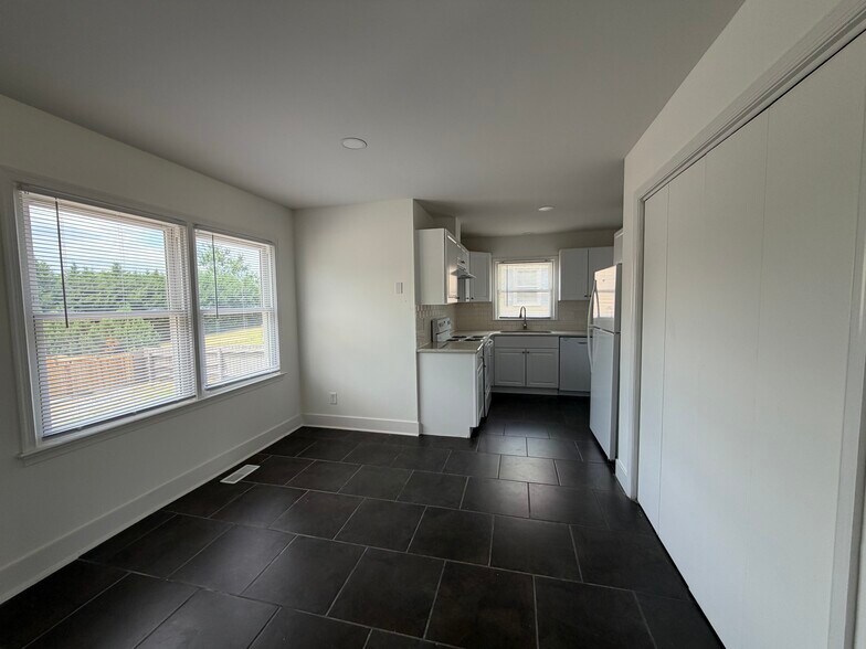 Building Photo - 5701 Wildberry Dr